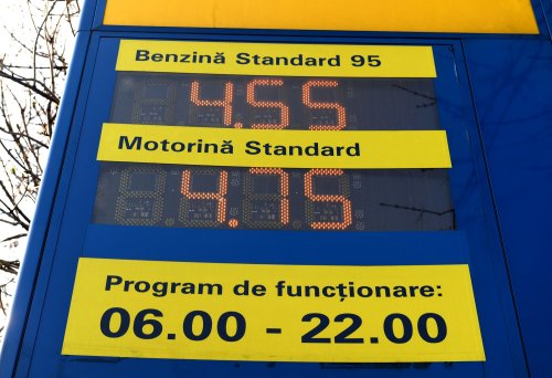Benzina s-a ieftinit în acest an cu 14%