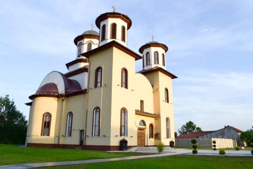 Târnosirea bisericii din Măureni, județul Caraș-Severin