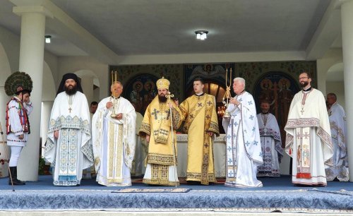 Slujiri arhiereşti în Arhiepiscopia Vadului, Feleacului şi Clujului