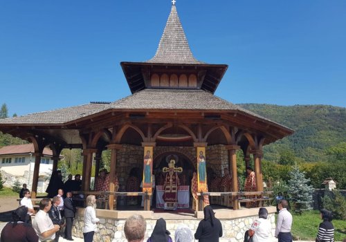 Liturghie arhierească la hramul Mănăstirii Lupșa, judeţul Alba