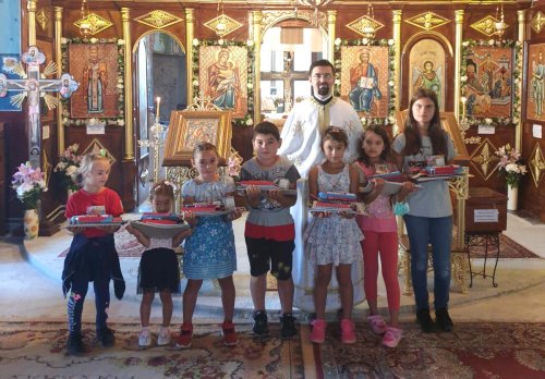 Rugăciuni și ajutor pentru elevi din Ilfov 