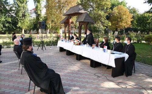 Simpozionul național anual al doctoranzilor în teologie la Arad
