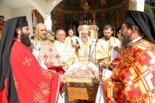 Cinstirea Sfântului Ierarh Teodosie la mănăstirea sa din Vrancea