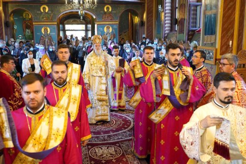 Slujire arhierească și sfințire la o biserică din Oltenița