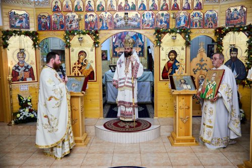 Liturghie arhierească la o parohie românească din Spania