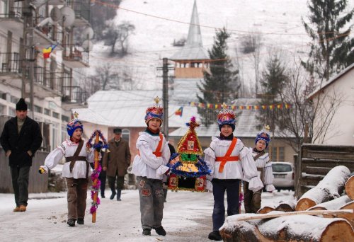 Concurs de tradiţii pentru etnici români