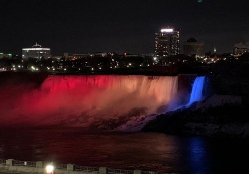 Cascada Niagara, în culorile României