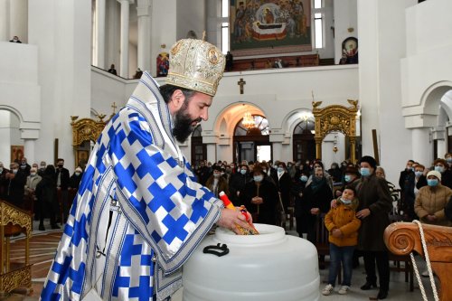 Binecuvântare cu Agheasmă Mare la Catedrala Episcopală din Caransebeș