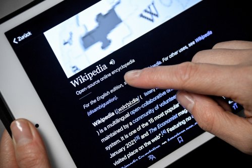 Wikipedia,  la fel de „iute”  și după 20 de ani