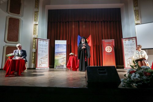 Conferință dedicată misiunii femeii creștine la Ateneul Popular din Focșani