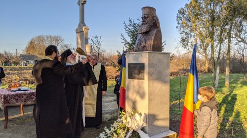 Dezvelirea bustului Mitropolitului Vasile Lăzărescu în satul natal