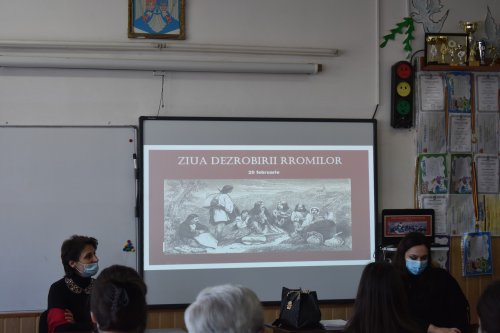 „Împreună de ziua dezrobirii” la Școala „Ion Creangă” din Târgu Frumos