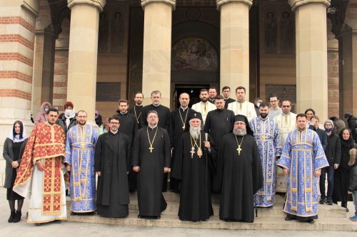 Liturghie și hirotonii la Catedrala Mitropolitană din Craiova