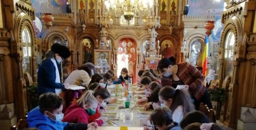 Atelier de pictură pentru copii într-o parohie din Capitală