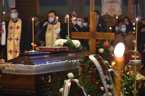 Care este rânduiala înmormântării preoţilor şi a diaconilor de mir? (II)