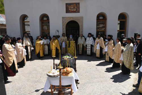 Maica Ierusalima Gligor a fost înmormântată la Mănăstirea Tismana