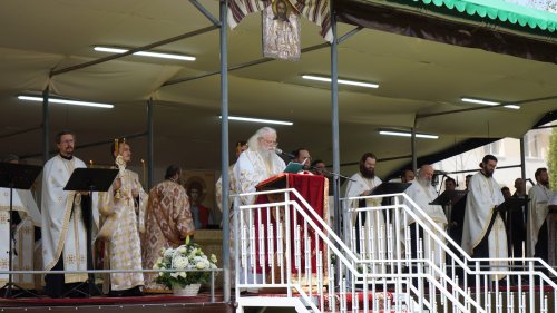 Bucuria Învierii Domnului la Catedrala Arhiepiscopală din Suceava