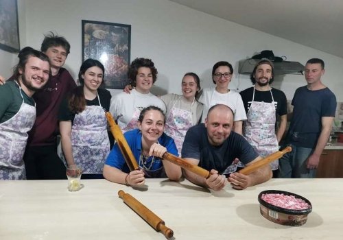 Tineri europeni, voluntari în România