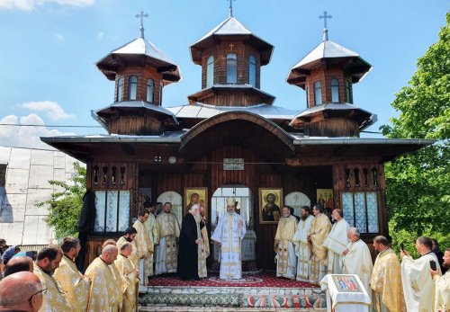 Liturghie arhierească la Mănăstirea Afteia, judeţul Alba, cu prilejul hramului