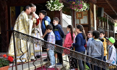 „Luna pastorației copiilor și tinerilor” în Episcopia Hușilor