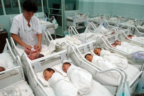 Cel mai mic număr de nou-născuţi din 1930 încoace