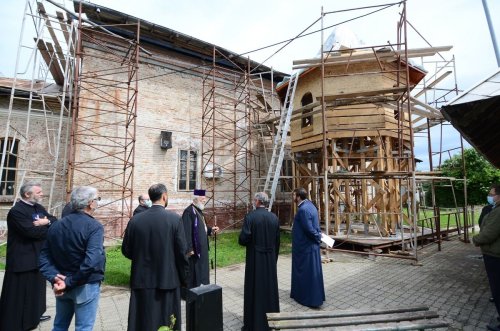 Vizite pastorale şi hirotesii în Arhiepiscopia Târgoviştei