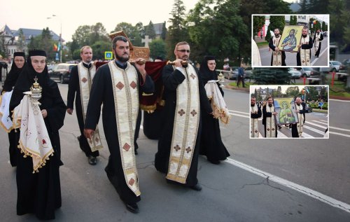 Procesiune în cinstea Sfinților Ioan Botezătorul și Gheorghe Pelerinul pe străzile orașului Piatra Neamț