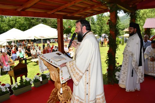 Bucurie duhovnicească la Mănăstirea Poiana Mărului din Caraș-Severin