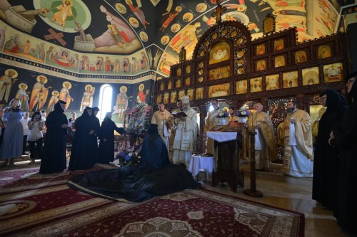 Liturghie arhierească la mănăstirea din Cipăieni, Mureş