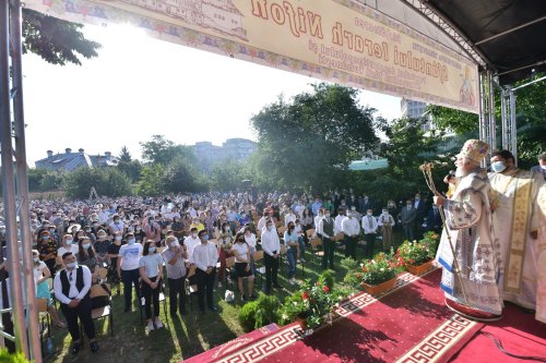 Entuziasmul și statornicia credinței evidențiate de ziua Sfântului Ierarh Nifon la Târgoviște 