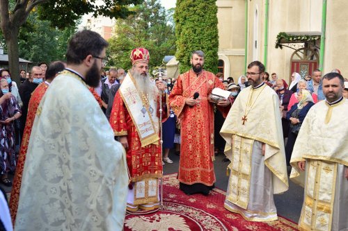 Slujbă arhierească de hramul Bisericii „Ziua Crucii” din Iași