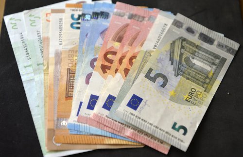 Ajustări ale salariilor minime în UE