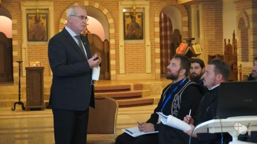 Cursuri pentru obținerea gradelor preoțești în Mitropolia Moldovei și Bucovinei