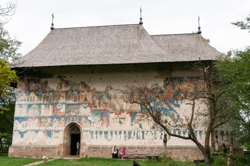 Restabilirea vieții monahale la mănăstirile Ițcani și Bălinești și înființarea schitului Arbore