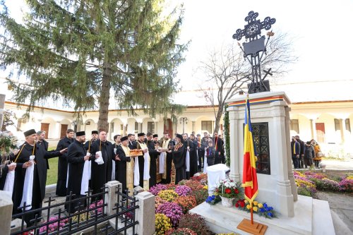 Sfințirea monumentului funerar al Episcopului Chesarie Căpățână