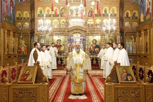 Nașterea Domnului prăznuită la Catedrala Arhiepiscopală din Buzău