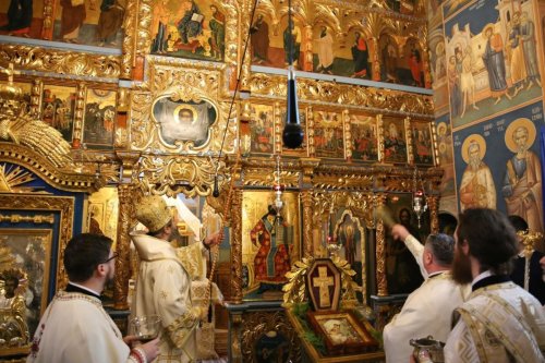 Sfințirea catapetesmei Bisericii „Tăierea capului Sfântului Ioan Botezătorul” din Iași