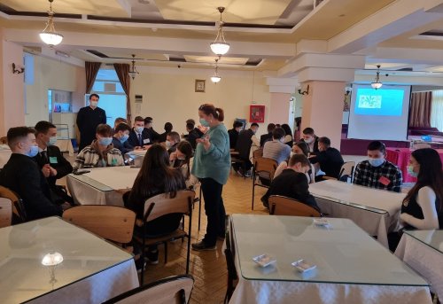 Întâlnire educativă la Seminarul Teologic Ortodox din Târgoviște