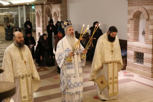 Slujire arhierească în Paraclisul „Ecclesia” din Iași