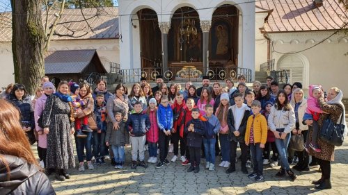 Refugiaţii ucraineni au vizitat mănăstirile din vecinătatea Aradului