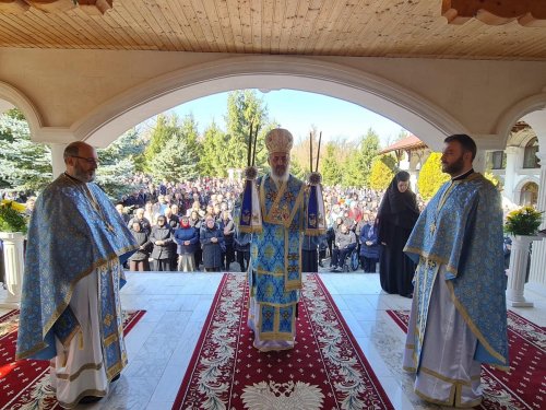 Slujire arhierească la Mănăstirea „Buna Vestire” de la Pătrângeni, Alba