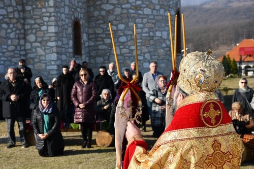 Cinstirea Sfintei Cruci la o mănăstire de lângă Caransebeș