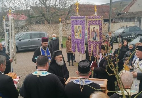 Vizite arhierești la parohii din Arhiepiscopia Aradului