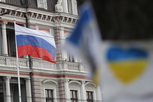 Zeci de diplomați ruși expulzați