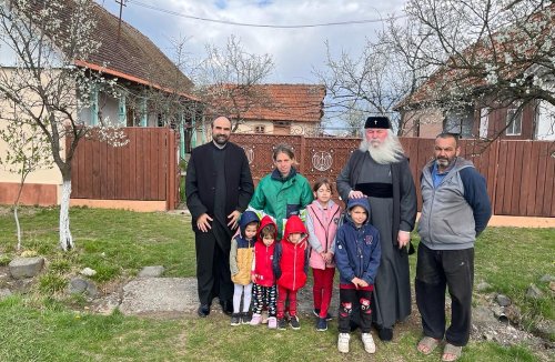 Mitropolitul Banatului a donat o casă unei familii cu cinci copii