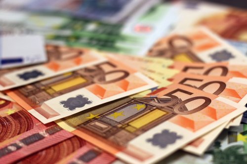 Bani europeni pentru mediul de afaceri