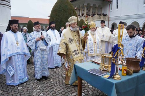 Sărbătoare la Mănăstirea „Brâncoveanu” de la Sâmbăta de Sus 
