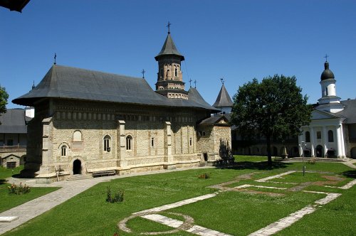 Macarie Dascălul, mentorul  Sfântului Paisie în arta traducerii