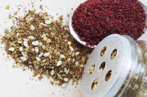 Amestecul de condimente zaatar - arome mediteraneene în bucătărie