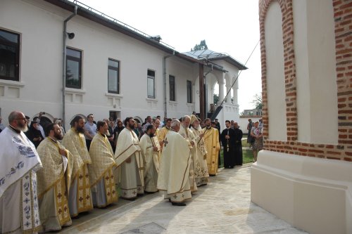 Înnoirea veșmântului sfințeniei pentru o mănăstire istorică din Dolj 